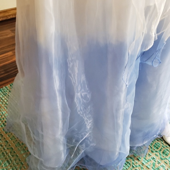 Vintage wedding dress with new veil - Picture 4 of 8